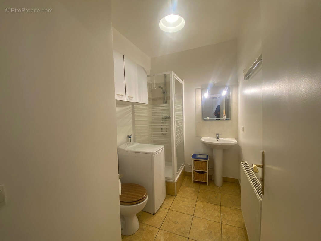 Appartement à COURBEVOIE