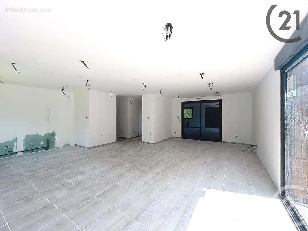 Maison à NEUFCHATEL-SUR-AISNE