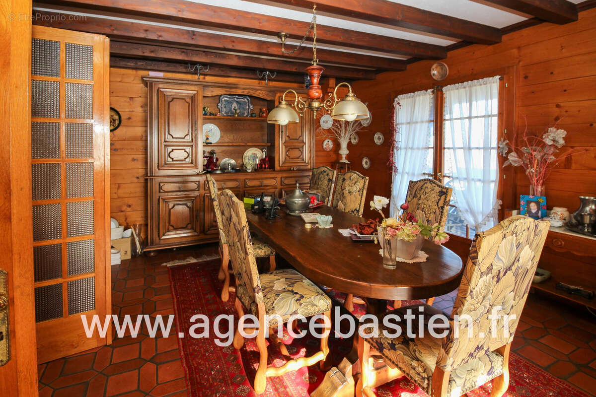 Maison à DIVONNE-LES-BAINS