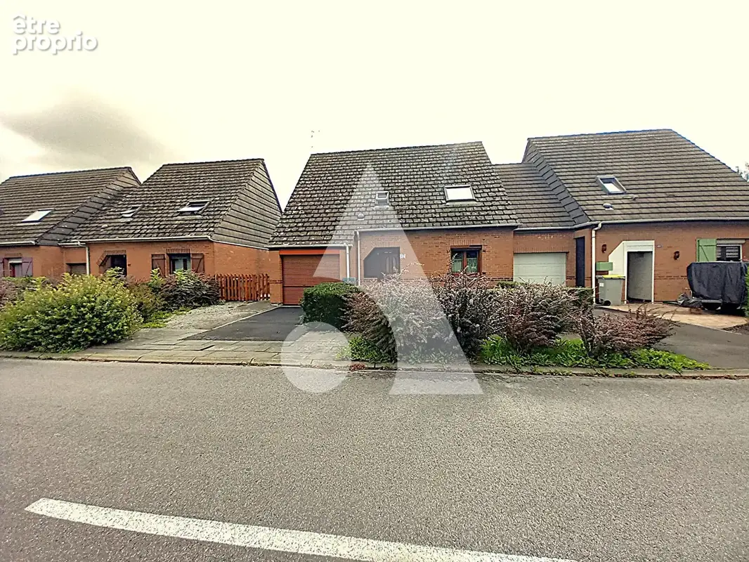Maison semi-individuelle avec véranda, jardin clos et 3 chambres - photo 1