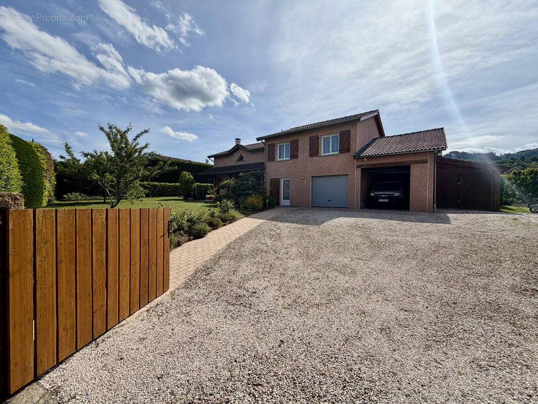 Maison à VAUX-EN-BEAUJOLAIS