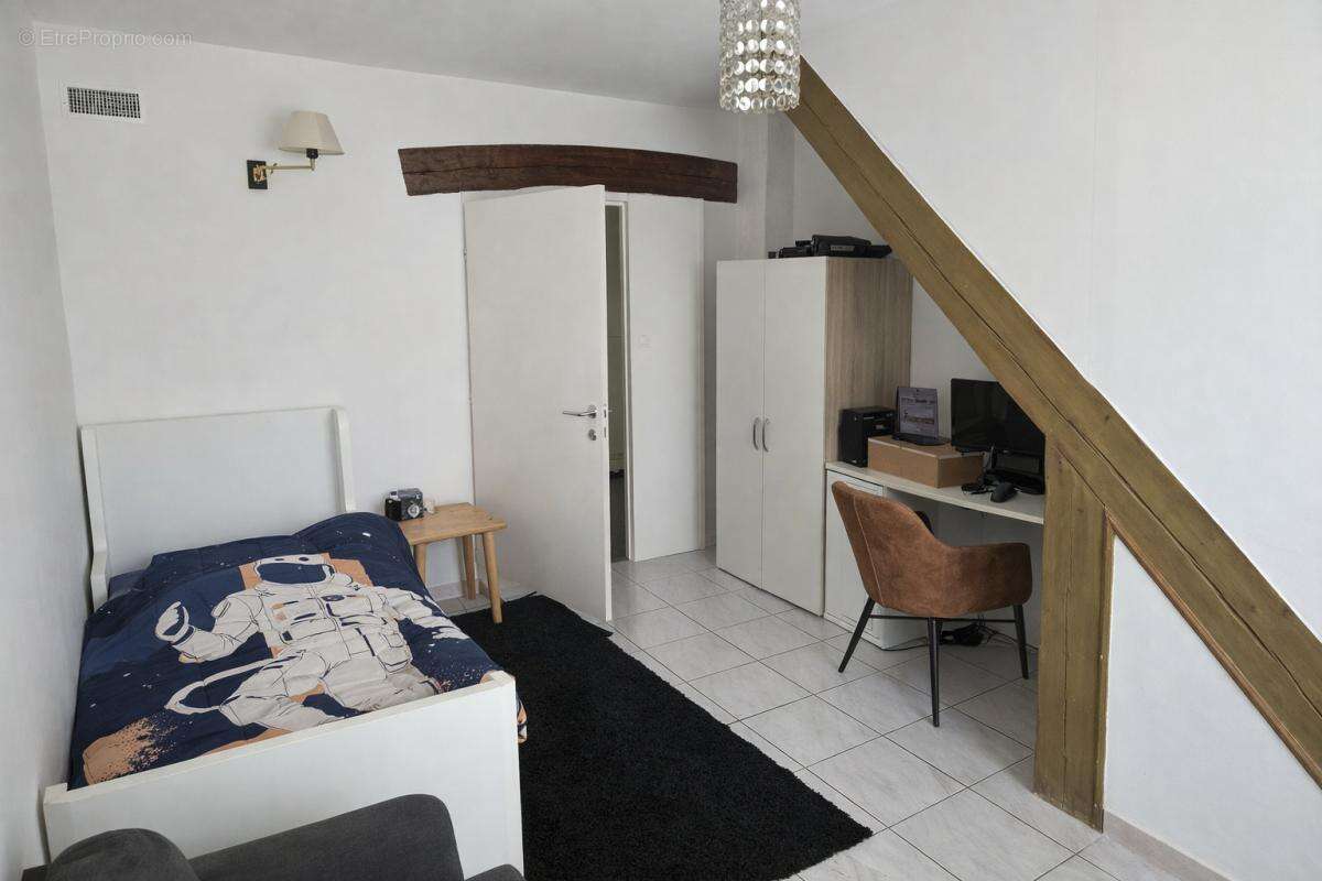 Maison à LE MUY
