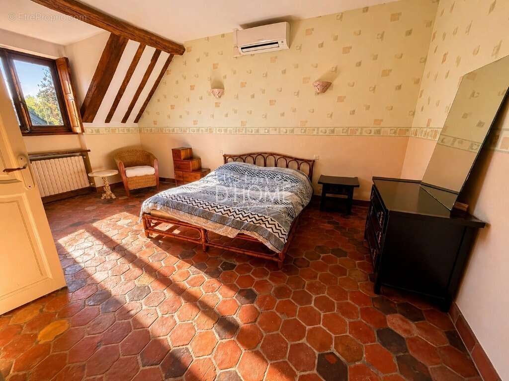 Maison à LE PLESSIS-FEU-AUSSOUX