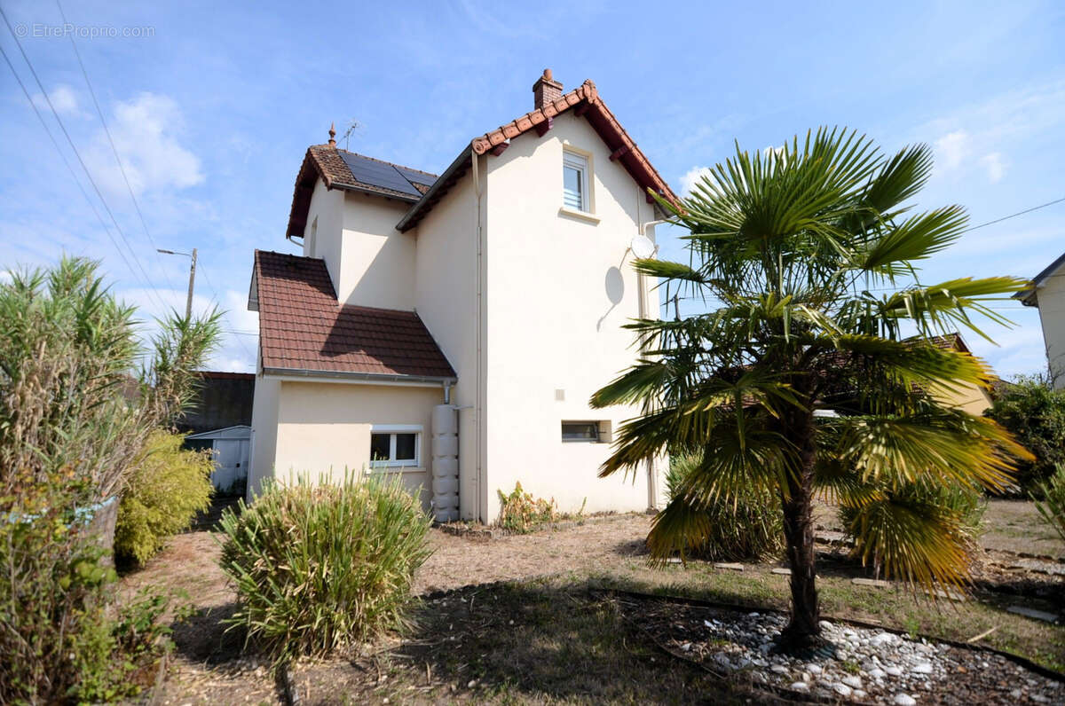 Maison à GUEUGNON