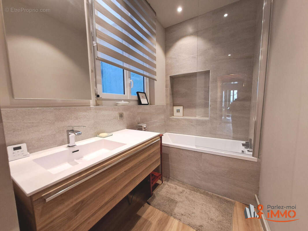 Appartement à SAINT-ETIENNE