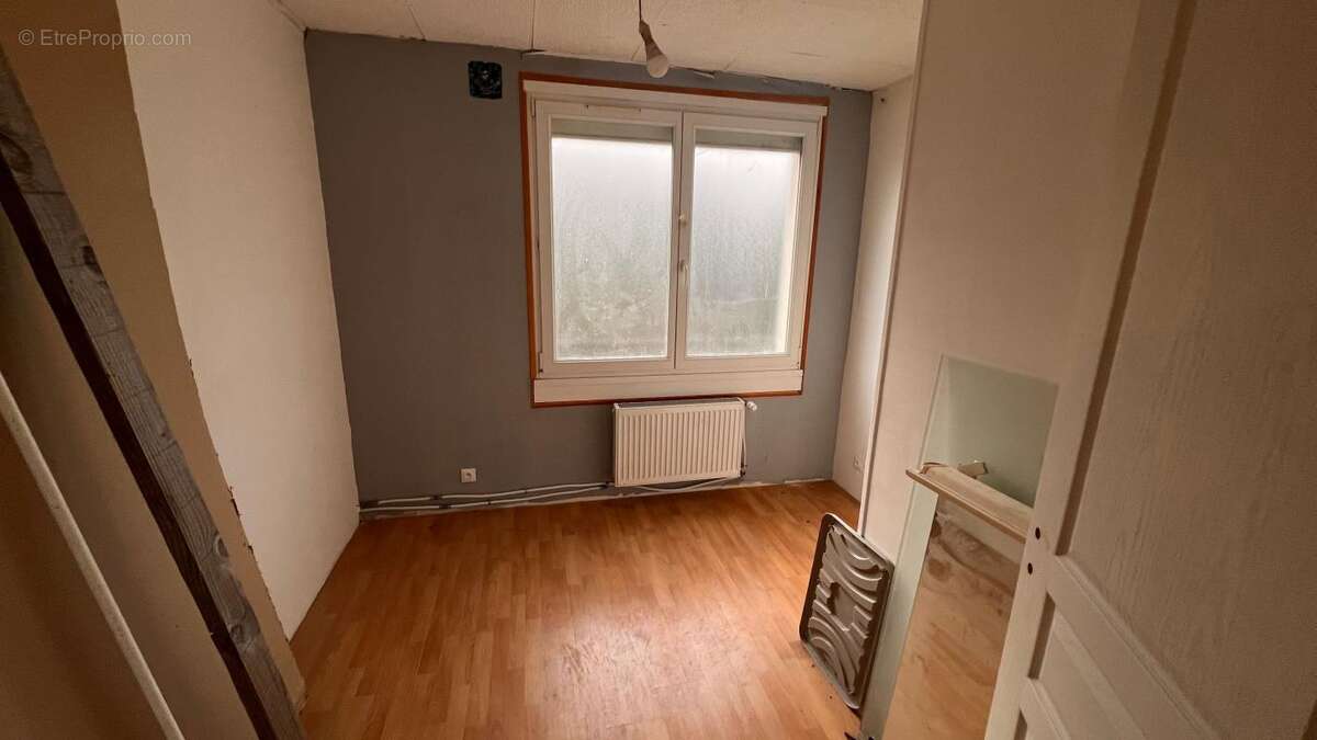 Maison à MONTREUIL-AUX-LIONS