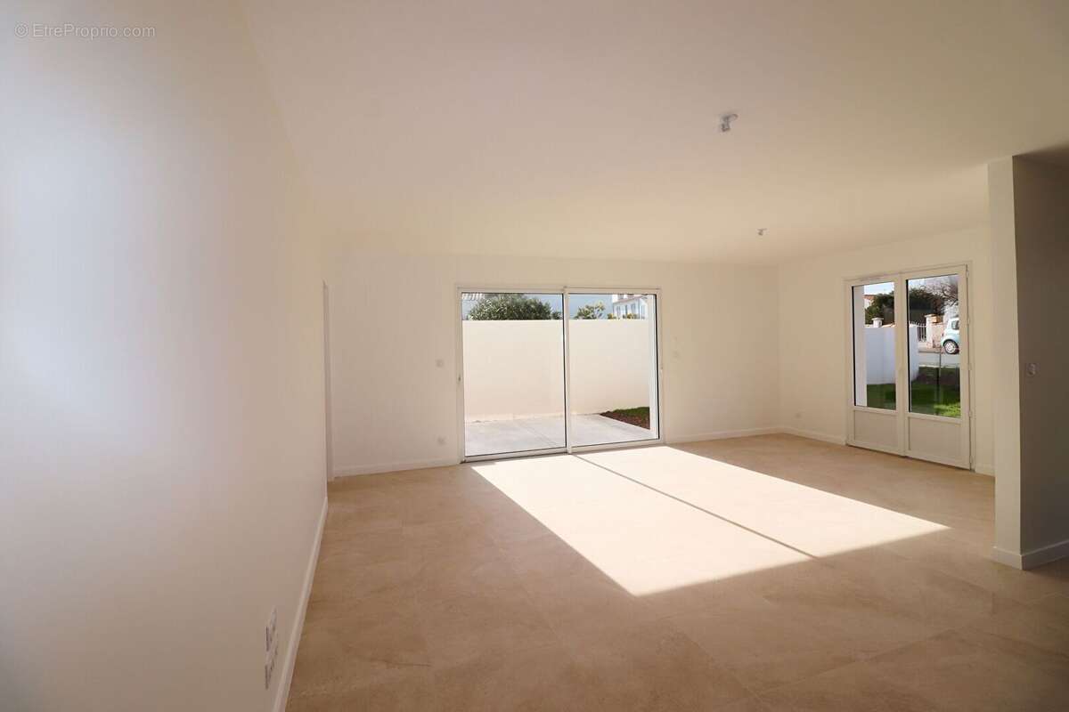 Maison à MESCHERS-SUR-GIRONDE