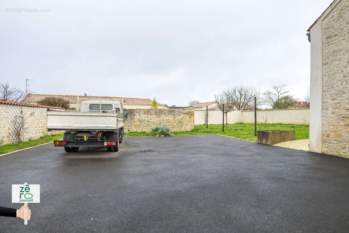 Maison à LES MAGNILS-REIGNIERS