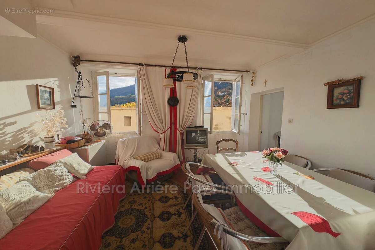 Appartement à ENTREVAUX