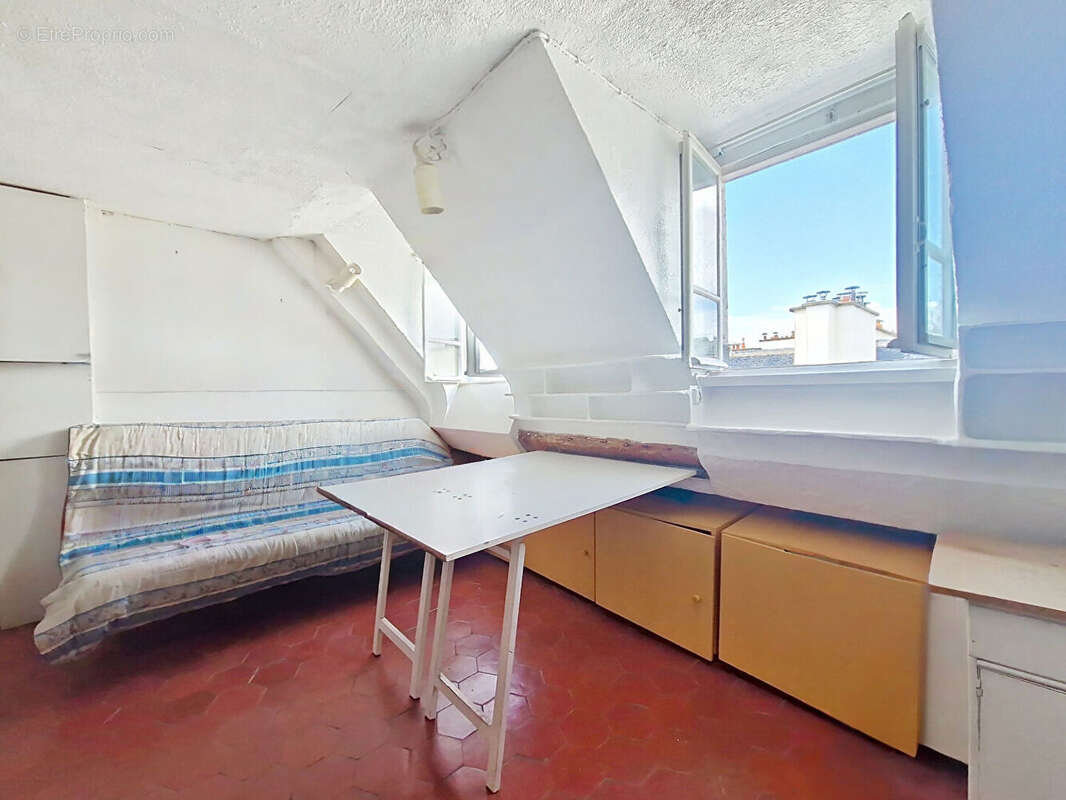 Appartement à PARIS-2E
