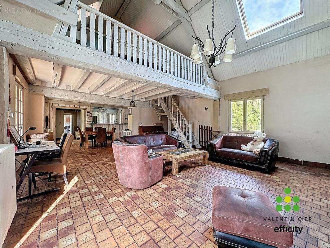 Commerce à BEAUMONT-LES-AUTELS