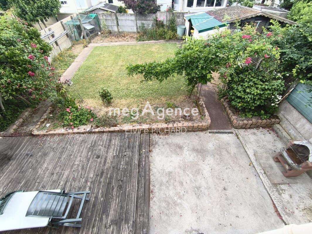 Maison de ville 110m², 7 pièces. Jardin, garage - photo 12