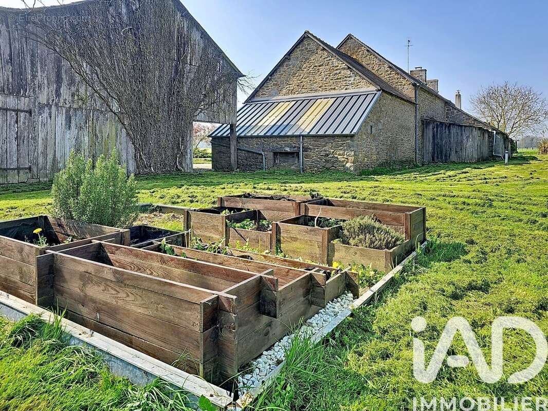 Photo 2 - Maison à MONTOURS