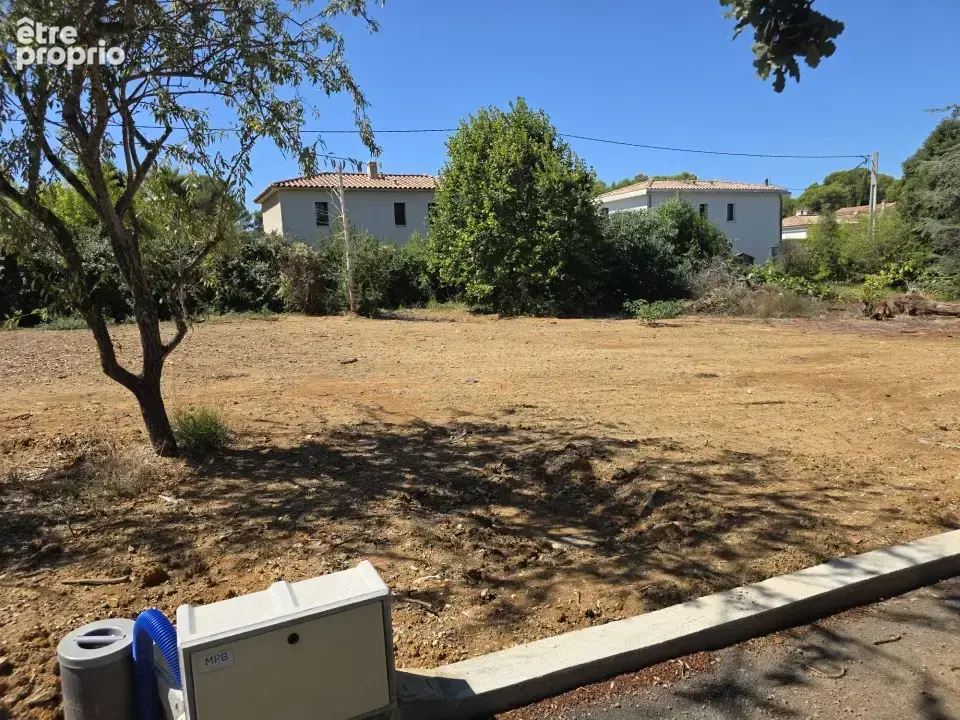 Terrain 441 m² à Six-Fours-Les-Plages  - photo 4