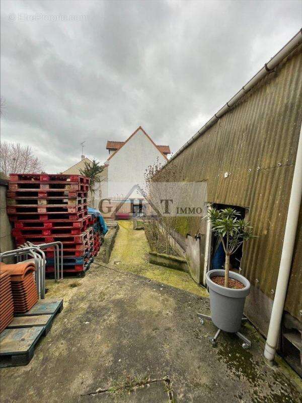 Commerce à MITRY-MORY