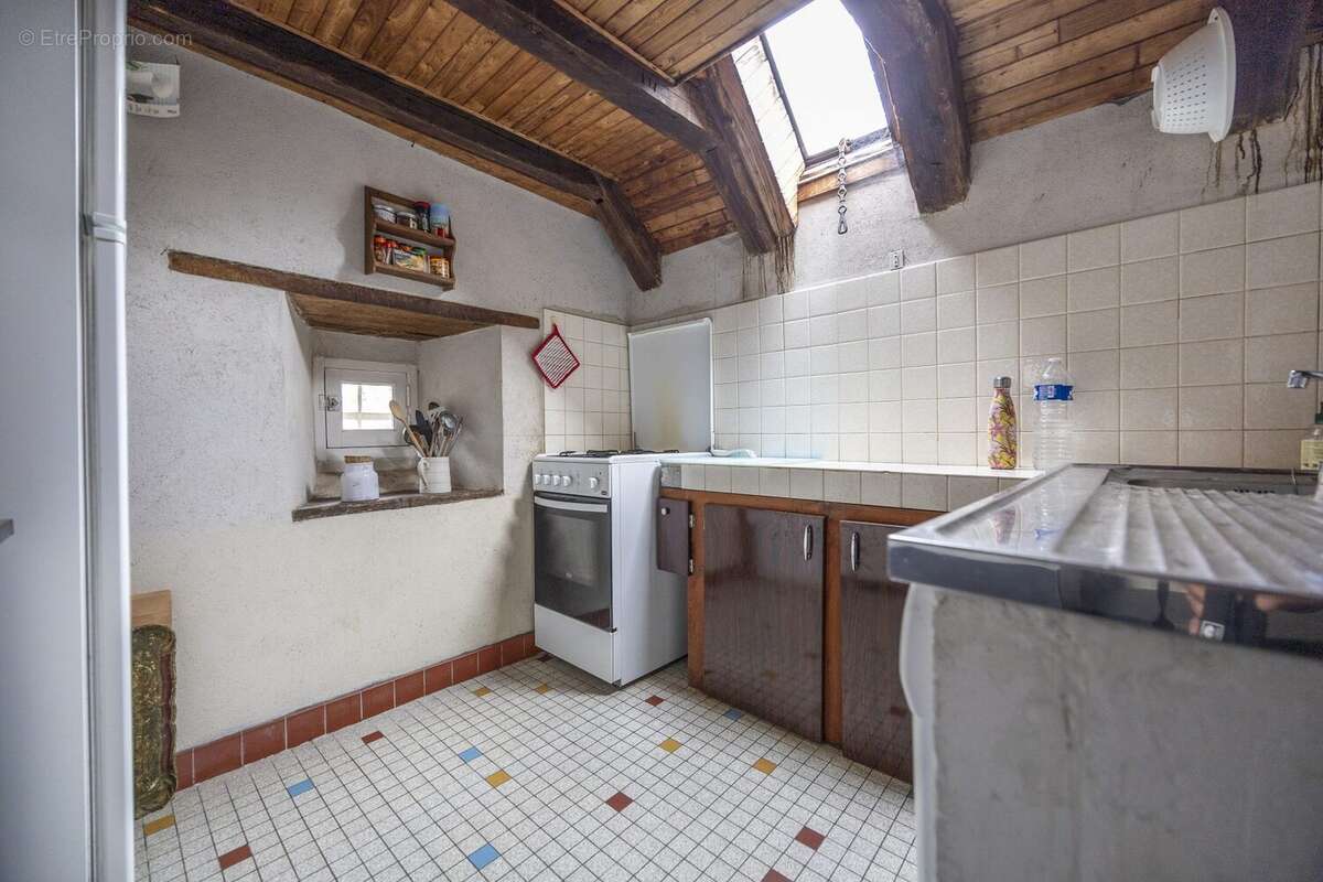 Maison 192 m² à Pleaux  - photo 9