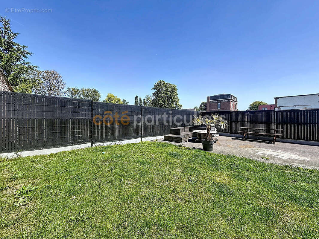Maison à LA CHAPELLE-D'ARMENTIERES