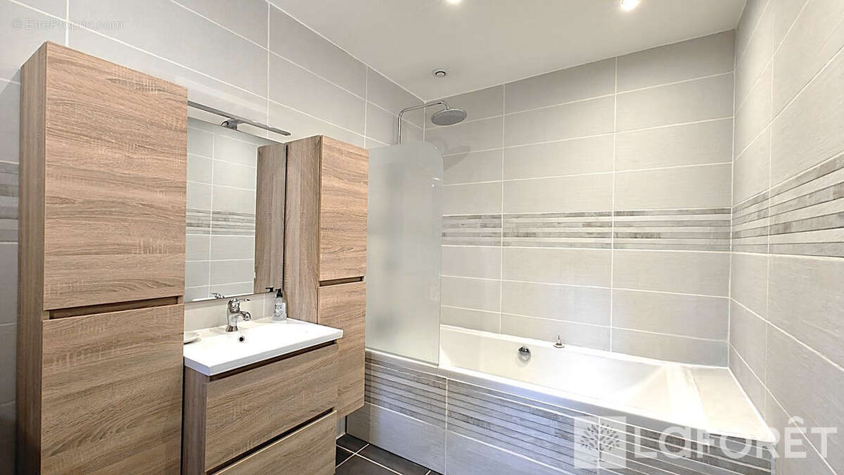 Maison type 6 - parcelle 7 300m² - saint-sauveur - 6 pièces - photo 12