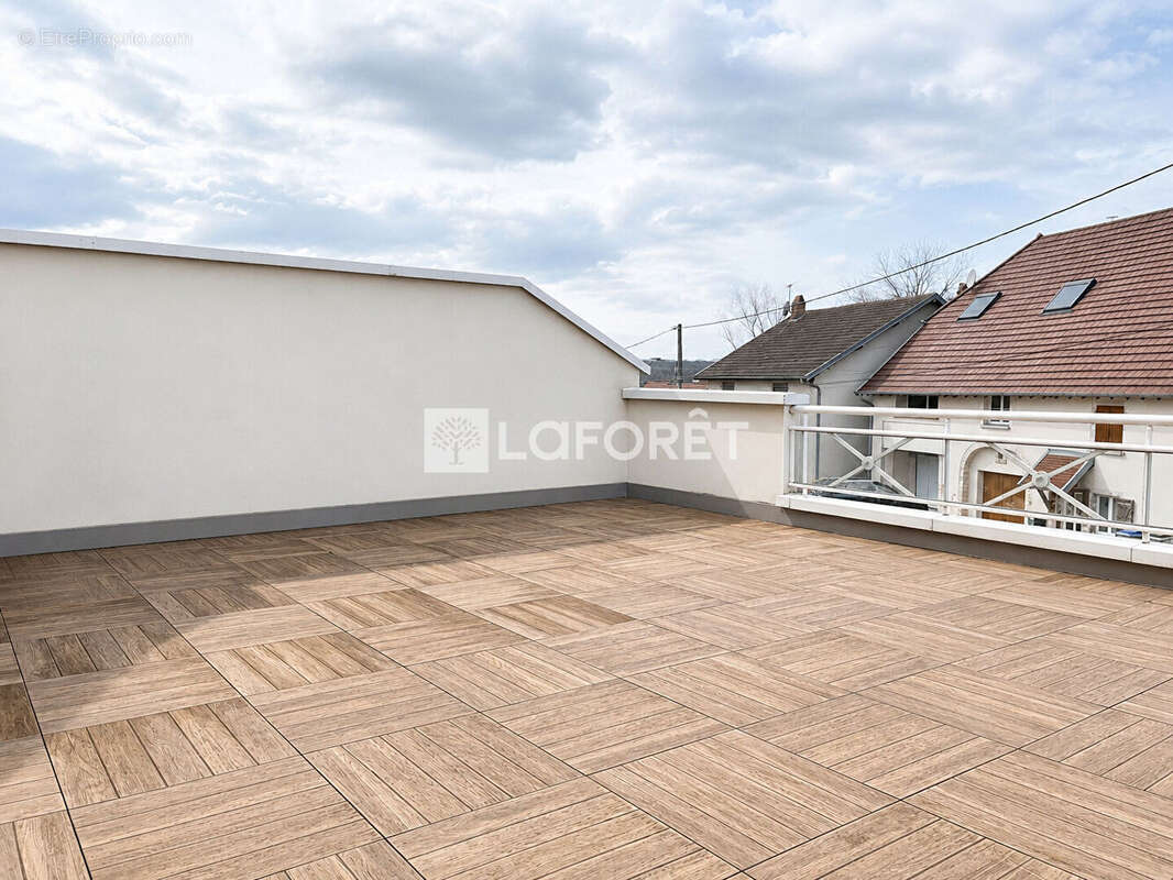 Appartement à ETREPIGNEY