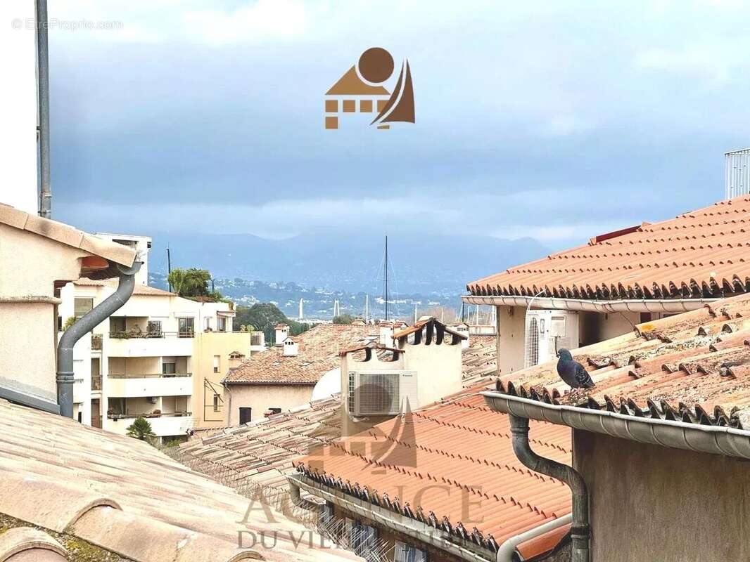 Antibes 2P 38.90m2 vieil ville dernière étage - photo 8