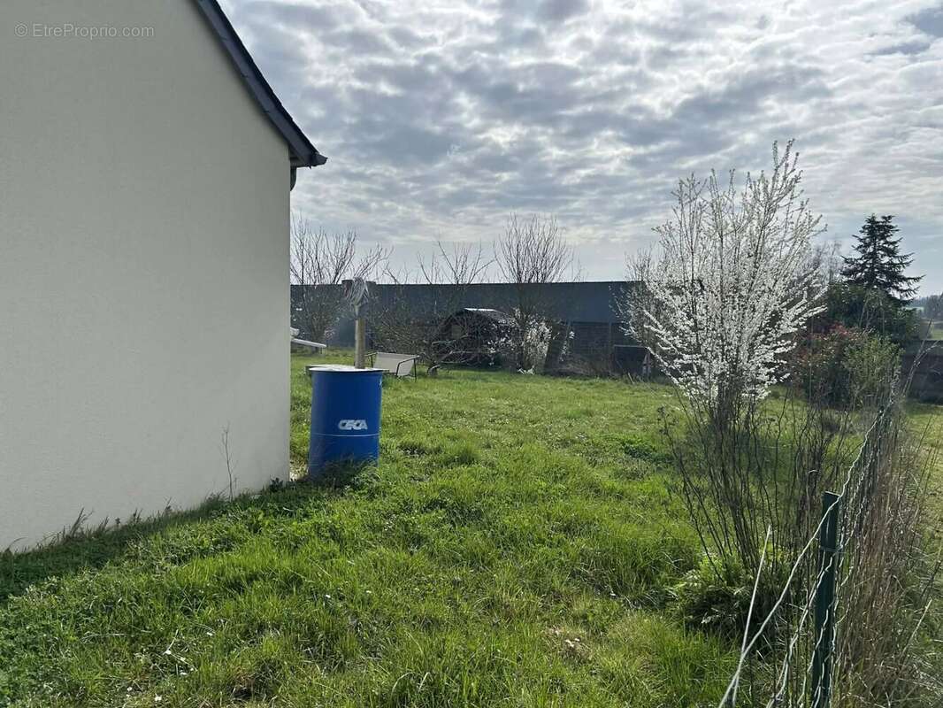 Maison à VILLELOIN-COULANGE