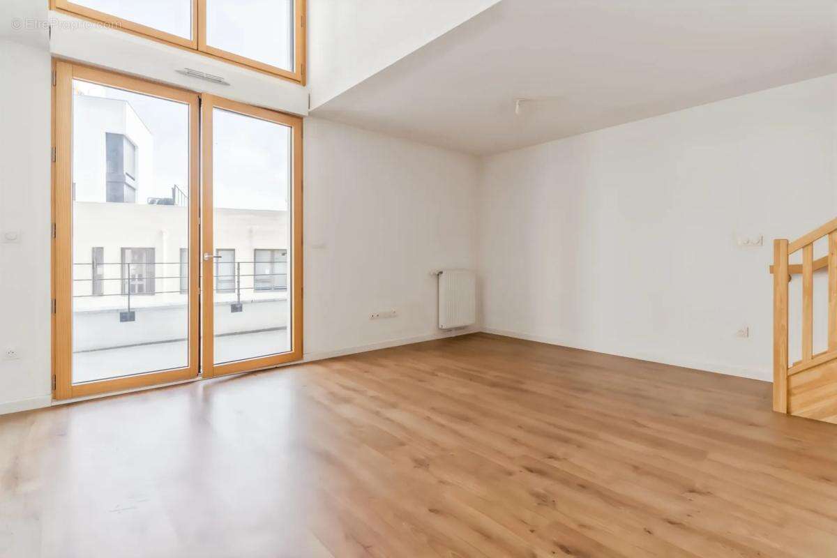 Duplex lumineux avec séjour impressionnant à double hauteur - photo 3