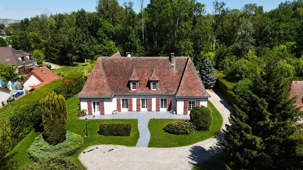 Maison à LA RIVIERE-DE-CORPS