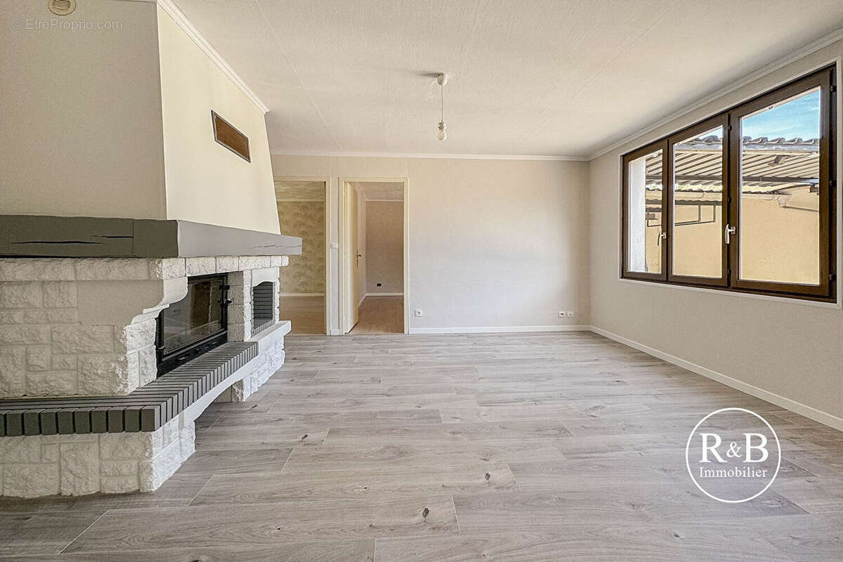 Maison à LES CLAYES-SOUS-BOIS