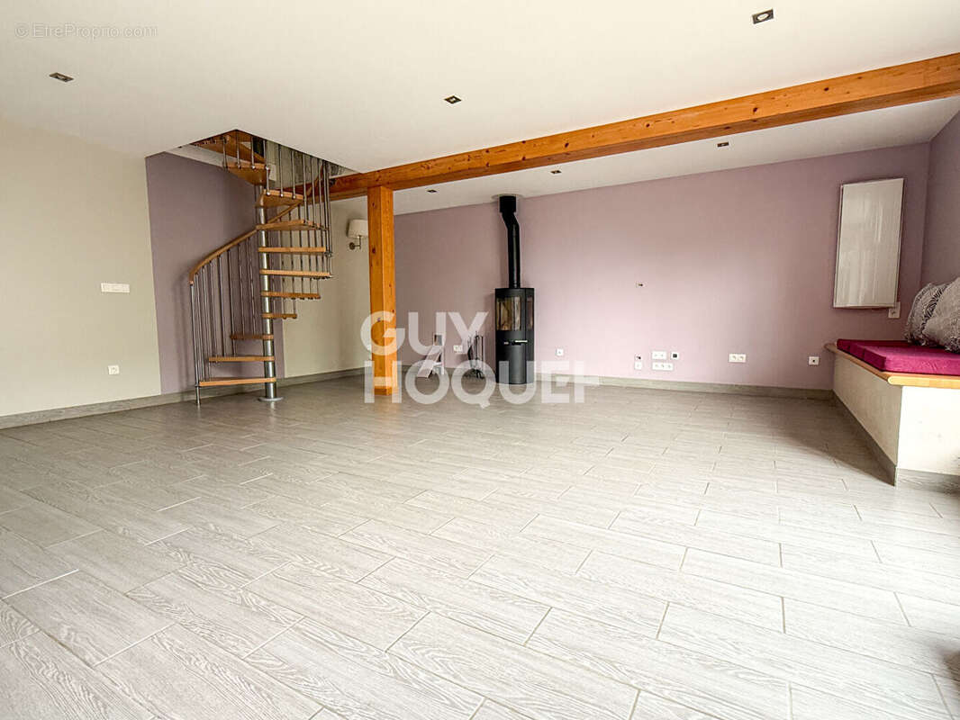 Maison Salaise Sur Sanne 7 pièce(s) 194 m2 - photo 6