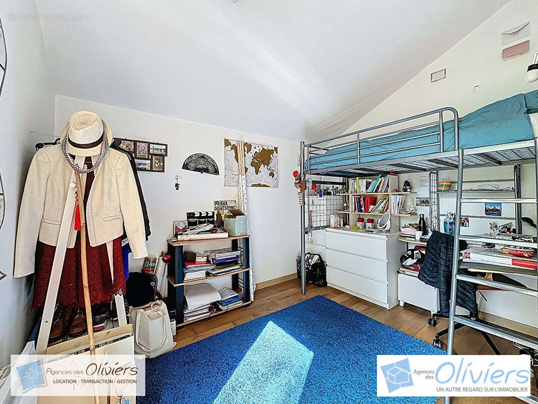 Maison à VOISINS-LE-BRETONNEUX