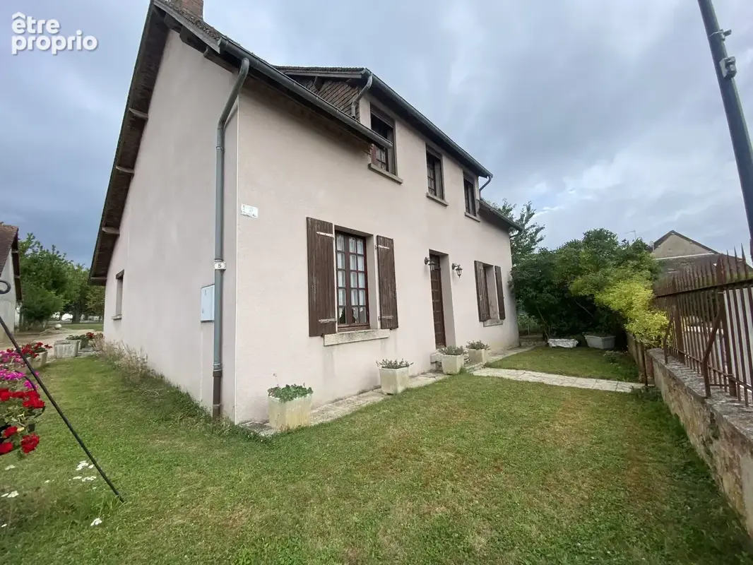 Maison 6 pièces 167 m² à vendre à Villaines-La-Carelle (72600) - photo 1