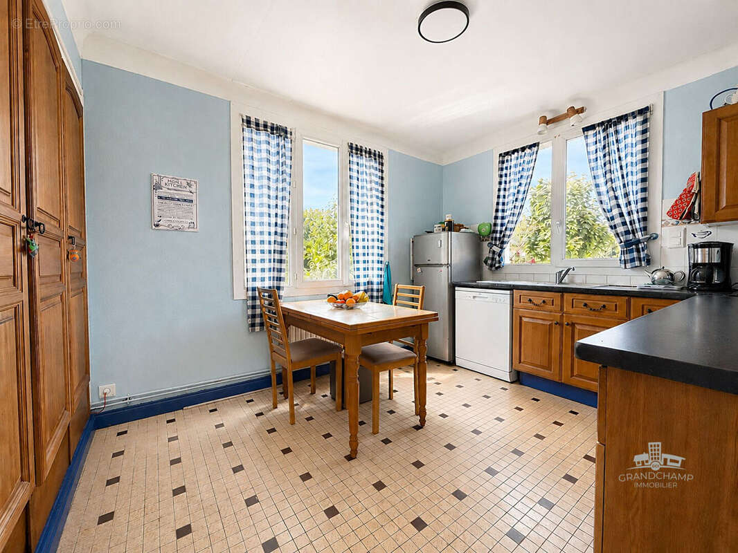 Maison à ISSE