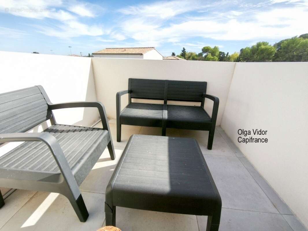 Villa contemporaine 6 pièces BEZIERS (34) GARAGE - PISCINE - PLACES DE PARKING EXTERIEUR- surface au sol 155 m² environ - photo 12