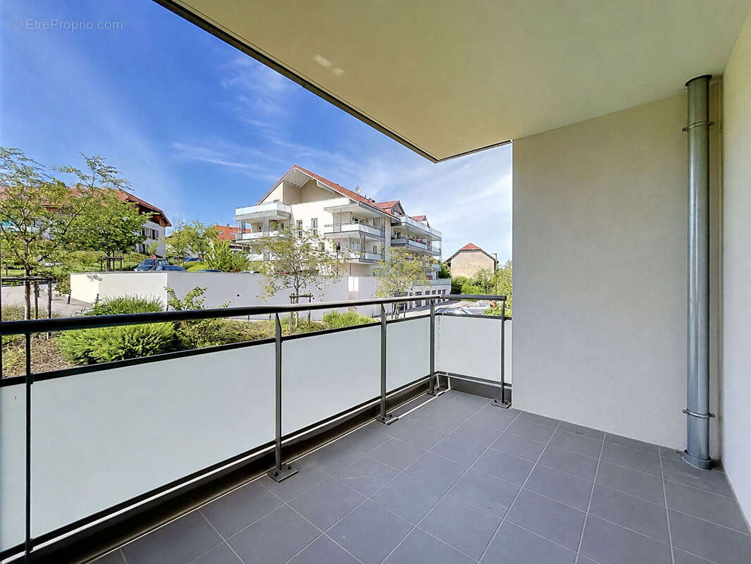 Appartement à POISY