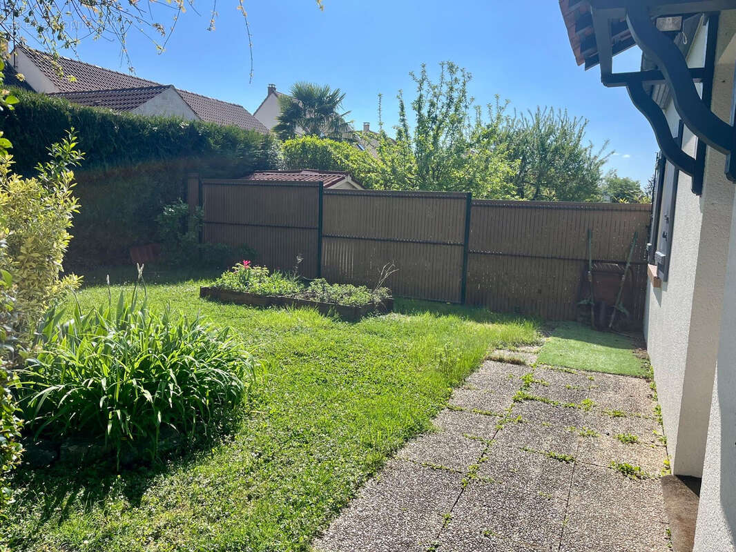 Maison à LIVRY-SUR-SEINE