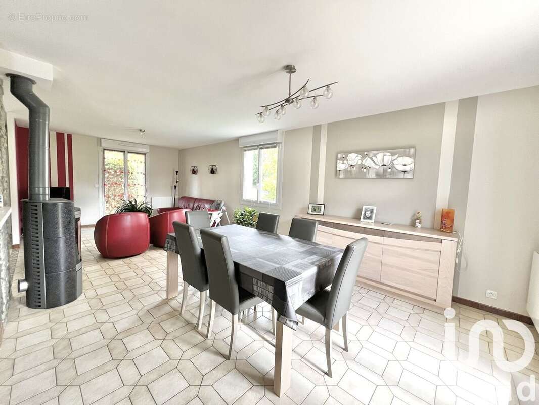 Photo 3 - Maison à BONCHAMP-LES-LAVAL