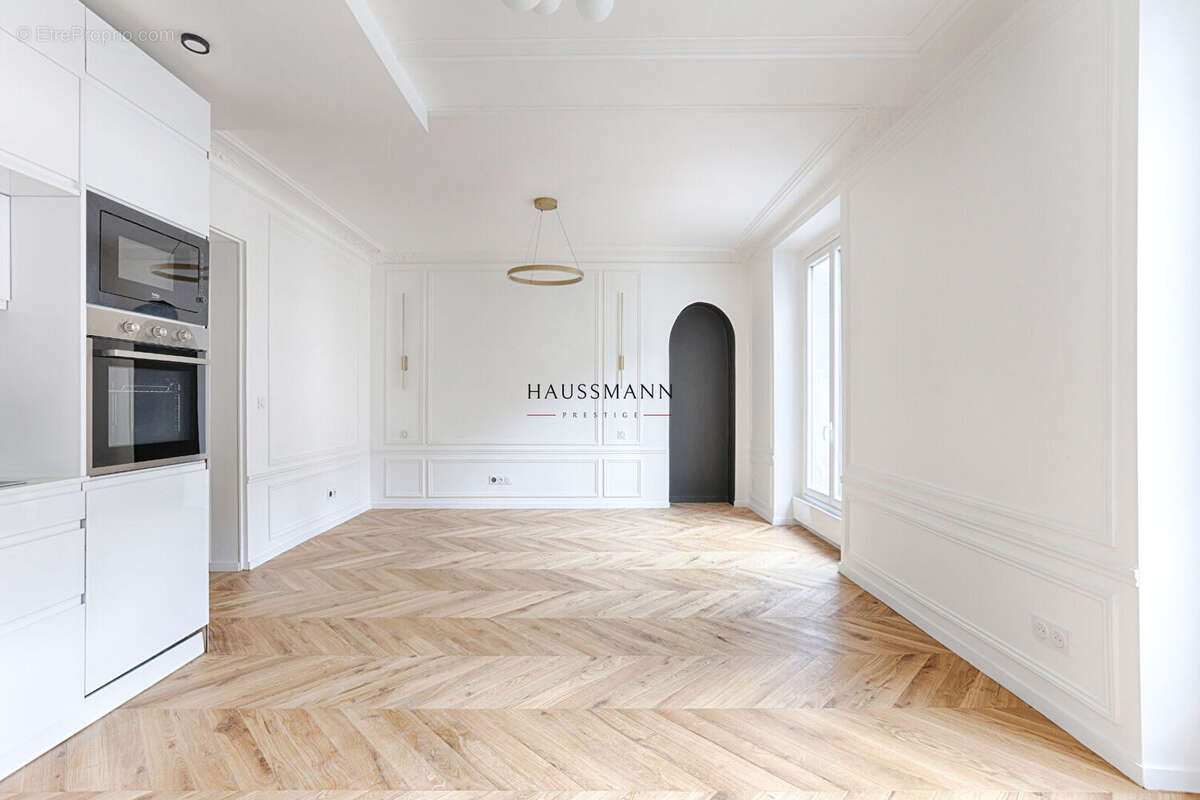 Appartement à PARIS-17E