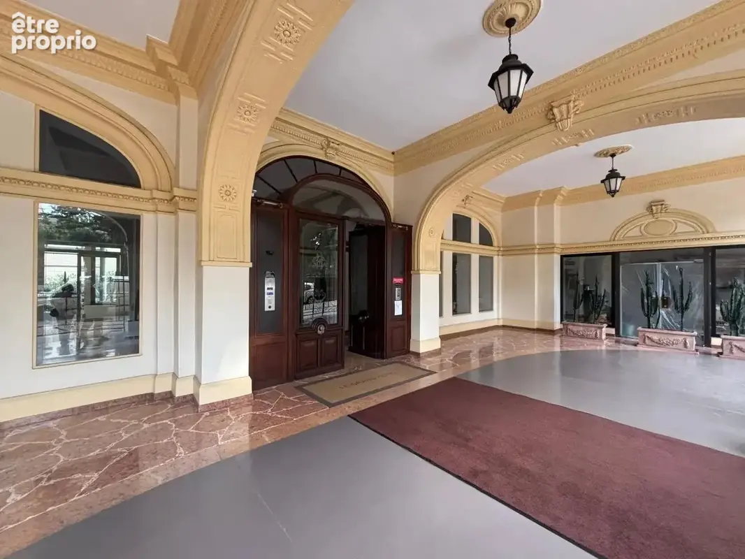 Nice – grand hôtel  studio de prestige avec balcon face à la coulée verte - photo 2