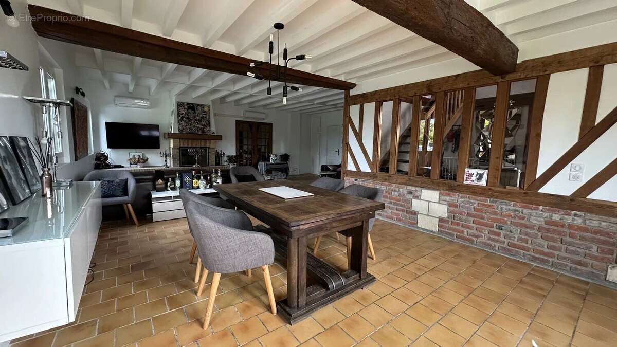 Maison à SAINT-GEORGES-DU-VIEVRE