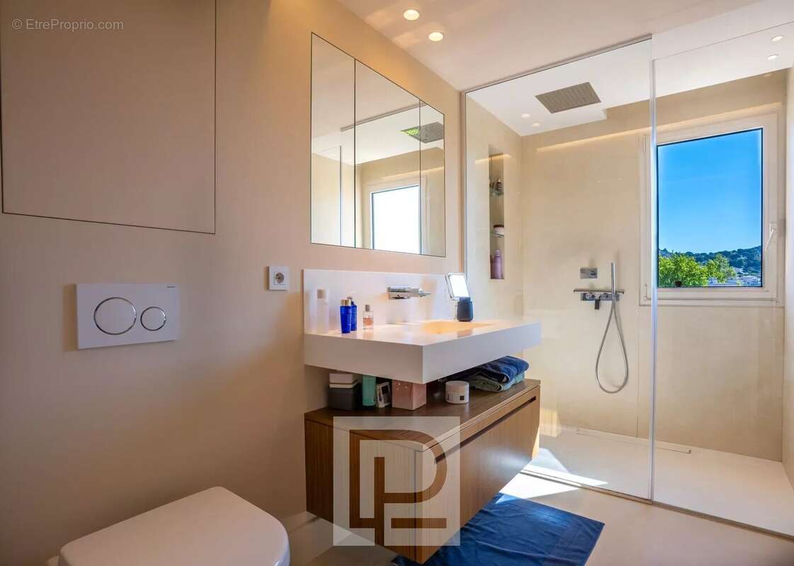 Appartement à LE CANNET