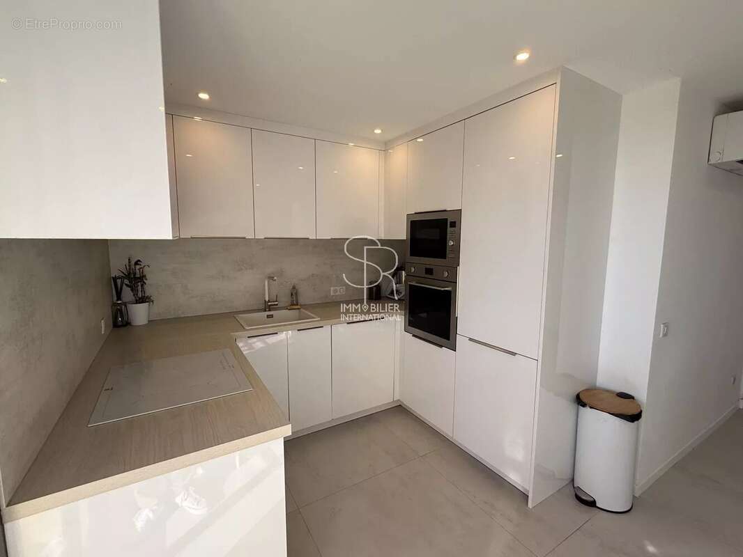 Appartement à VILLENEUVE-LOUBET