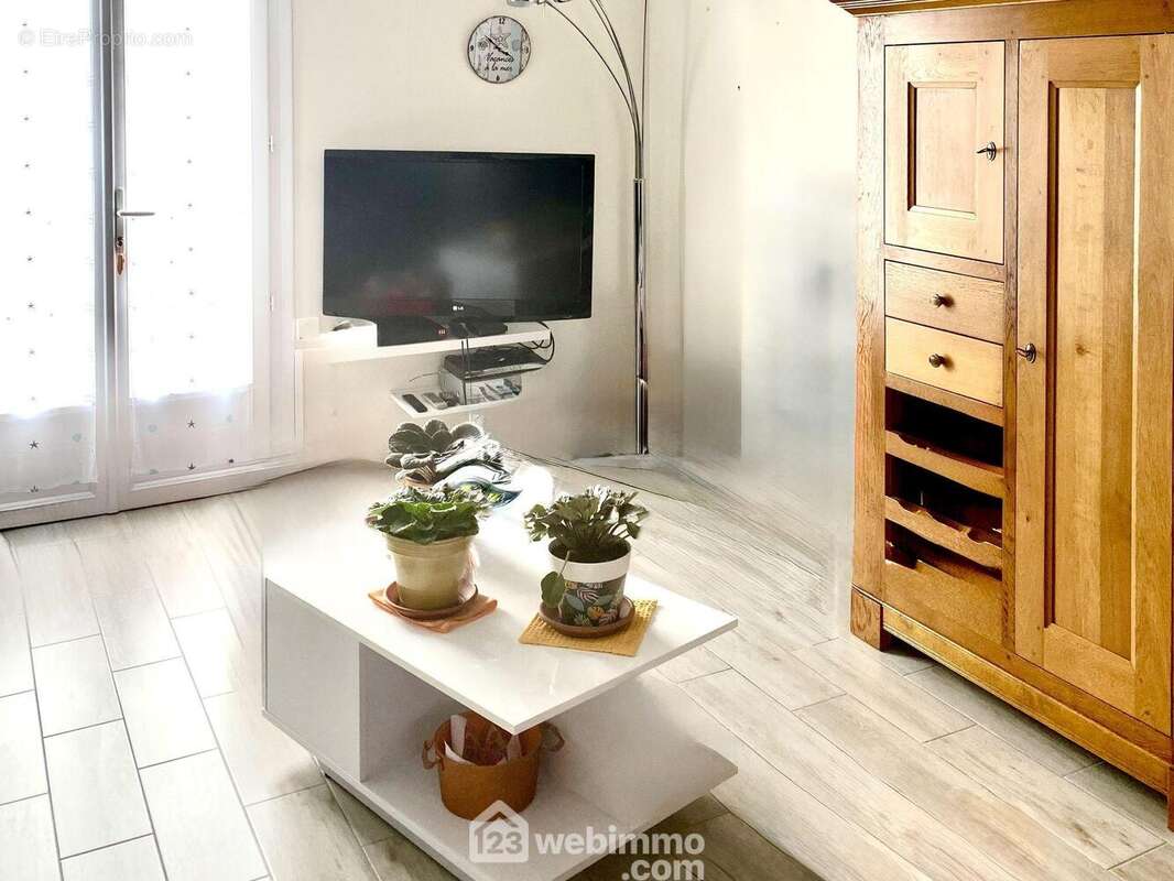 Séjour traversant très lumineux. - Maison à LES SABLES-D&#039;OLONNE