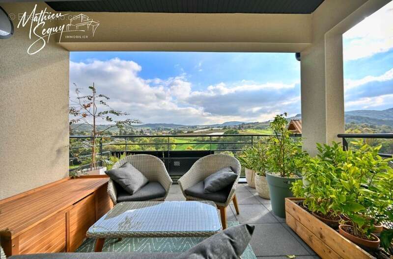 Appartement à THURINS