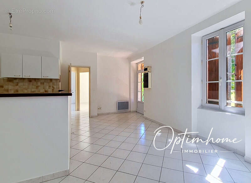 Ensemble immobilier en pierres avec dépendances - photo 5