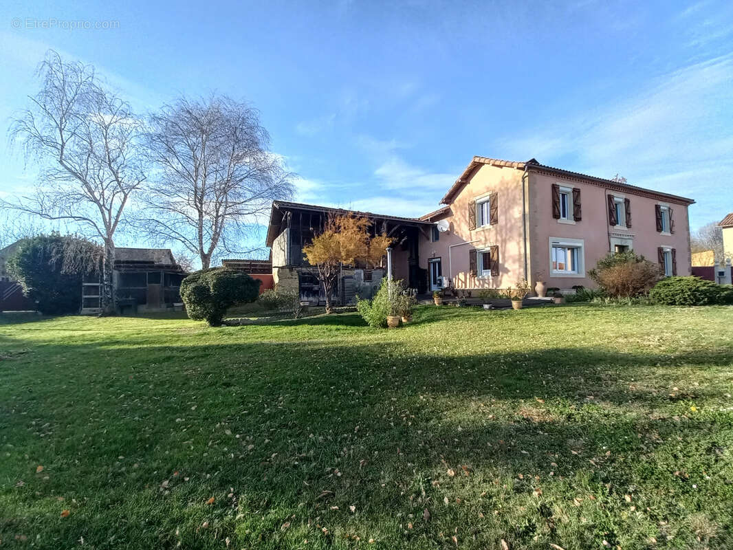 Maison à TRIE-SUR-BAISE