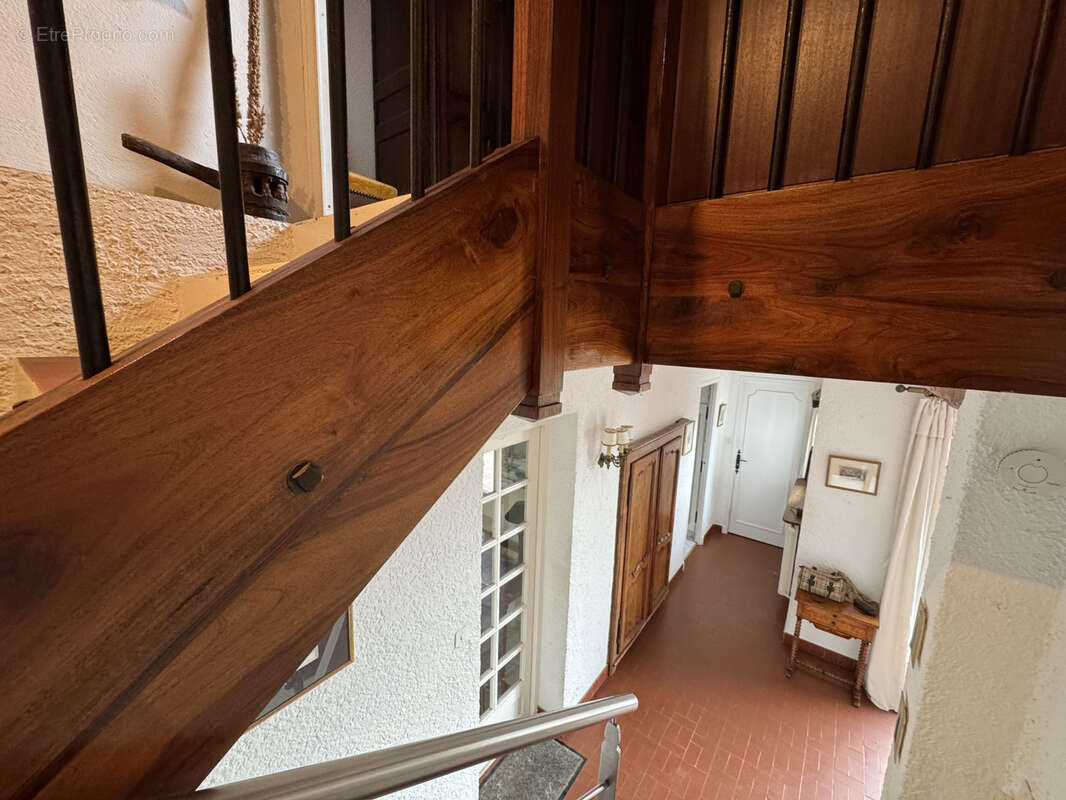 Maison à PUGNY-CHATENOD