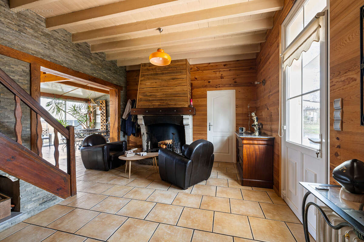 Maison à LOUCHATS