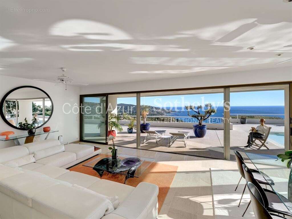 Villa contemporaine avec vue mer panoramique à vendre à Sainte-Maxime - photo 8
