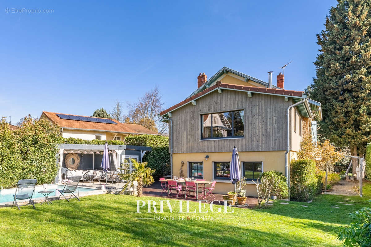 Maison à CHAMPAGNE-AU-MONT-D'OR