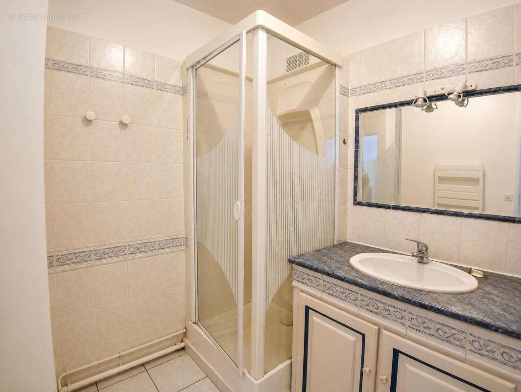 Appartement rez-de-chassée T2-  proche Gare Angoulême - photo 9